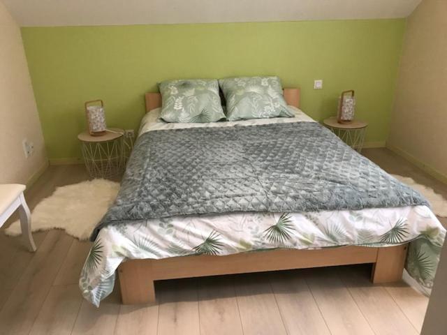 Le Grand Sapin. Maison Au Calme Proche Commerces *